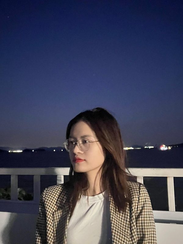 Giáo viên Hiếu Ngân